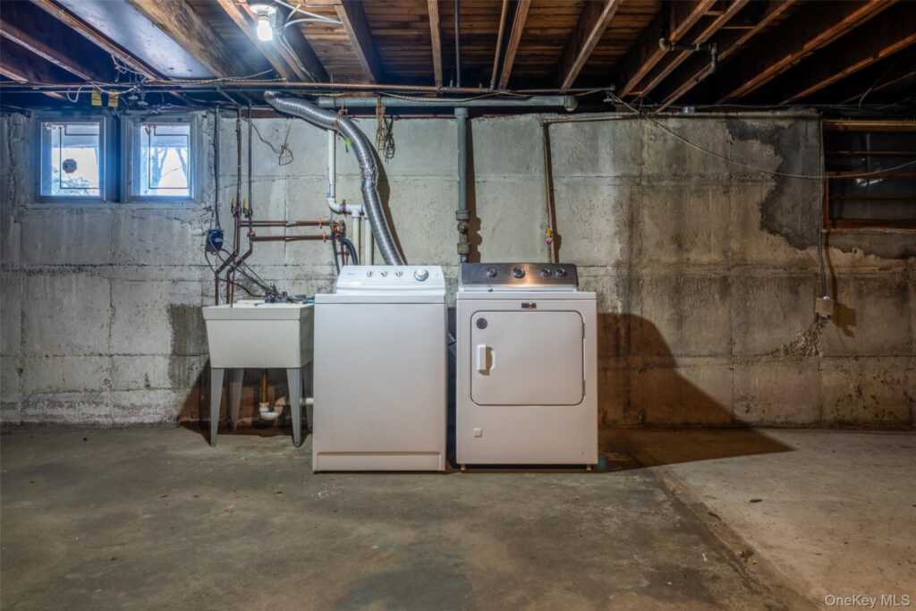 285 Stuart Drive, New Rochelle, NY 10804 - Photo 27 of 37