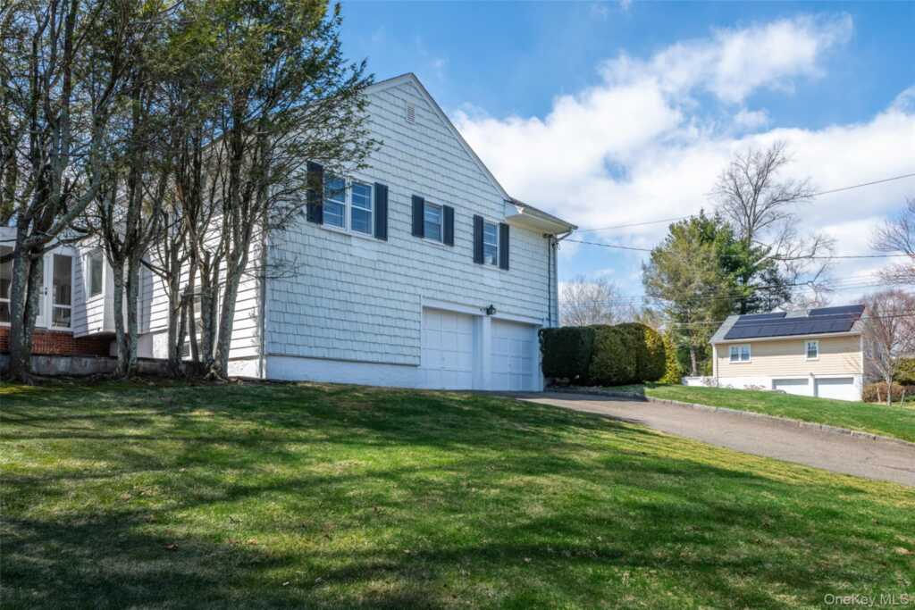 285 Stuart Drive, New Rochelle, NY 10804 - Photo 33 of 37