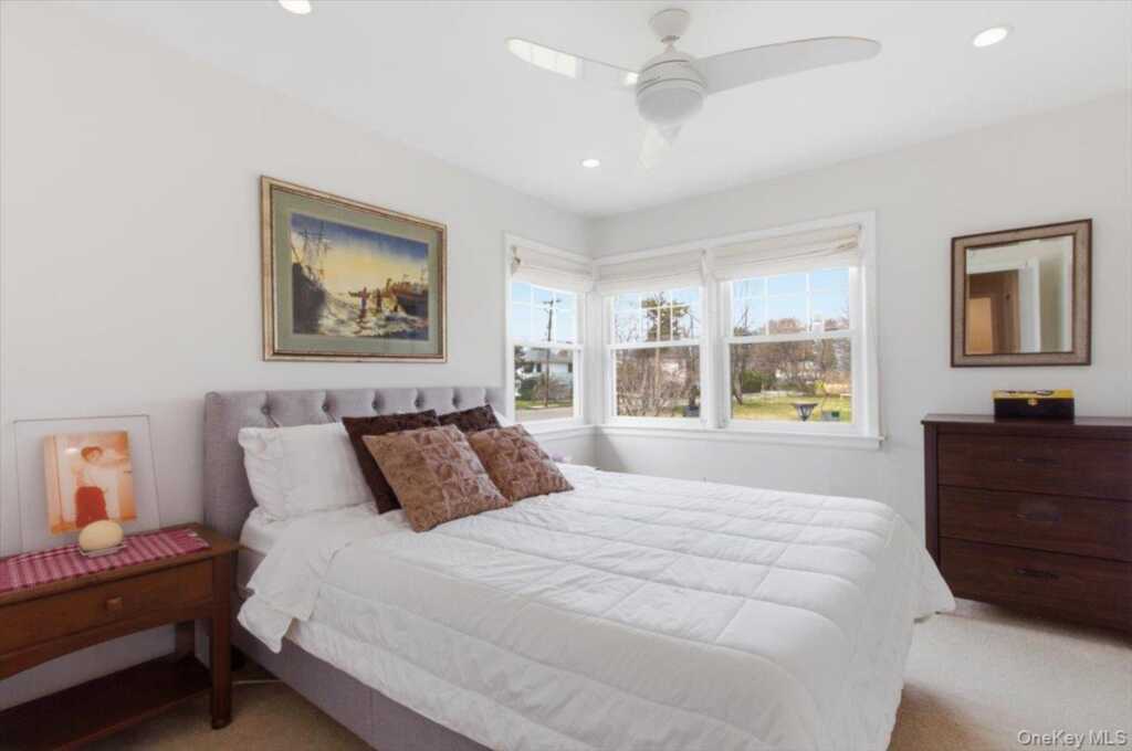 5 Avis Drive, New Rochelle, NY 10804 - Photo 20 of 38