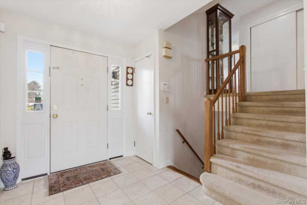 5 Avis Drive, New Rochelle, NY 10804 - Photo 3 of 38