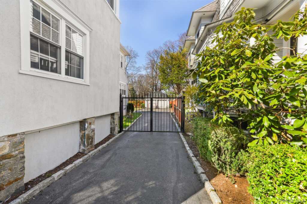 33 Redfield Street, Rye, NY 10580 - Photo 37 of 39