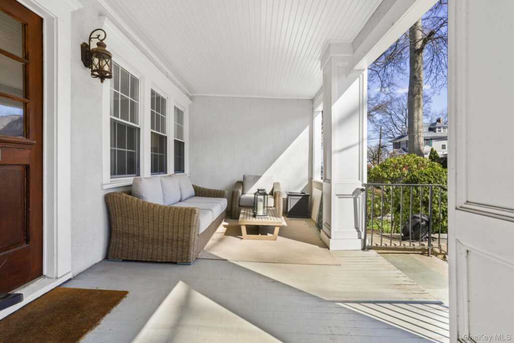 33 Redfield Street, Rye, NY 10580 - Photo 4 of 39