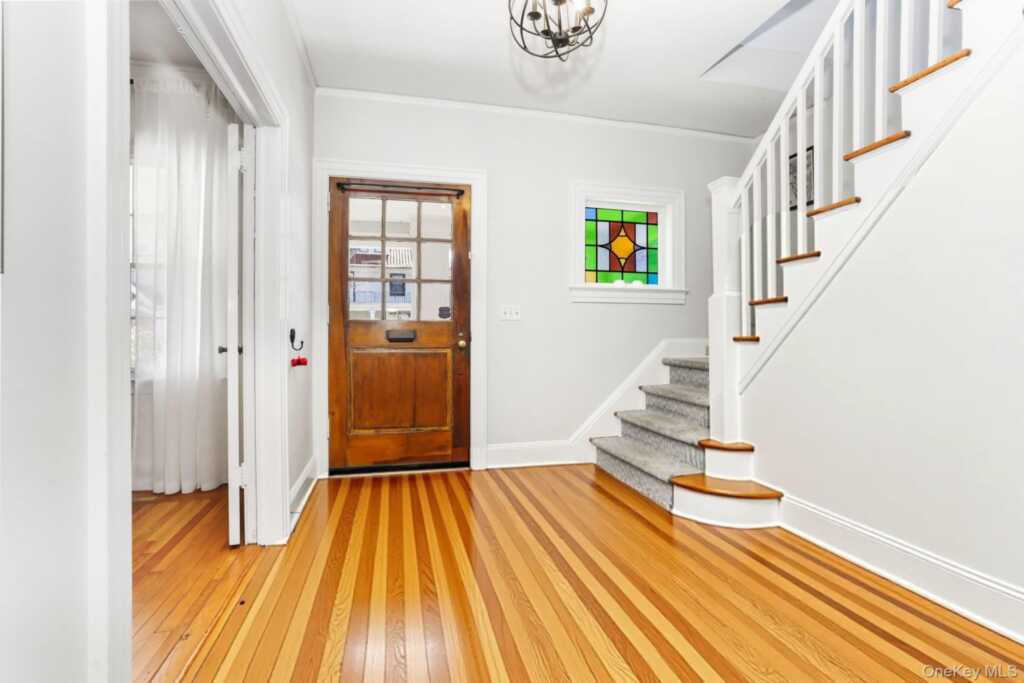 33 Redfield Street, Rye, NY 10580 - Photo 5 of 39