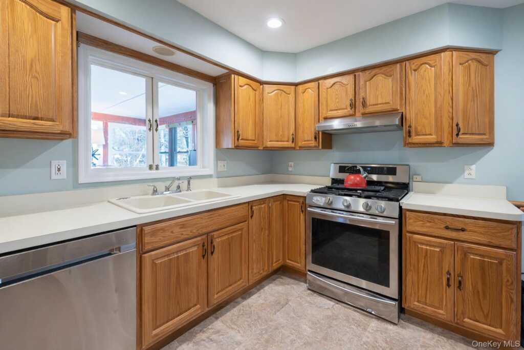 52 Third Street, New City, NY 10956 - Photo 5 of 24