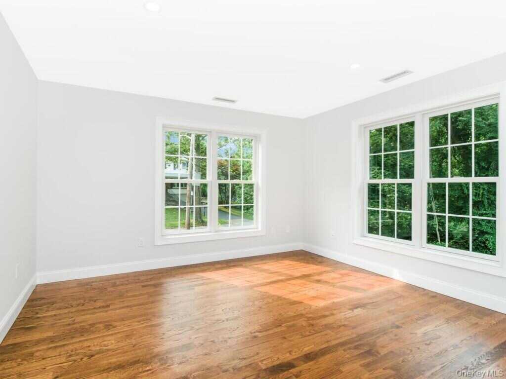 1 Kewanee Road, New Rochelle, NY 10804 - Photo 17 of 28