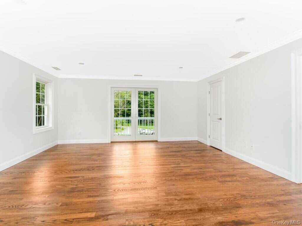 1 Kewanee Road, New Rochelle, NY 10804 - Photo 19 of 28