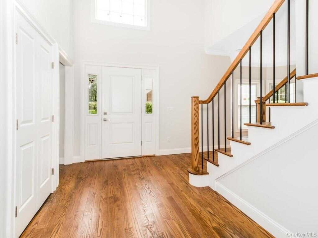 1 Kewanee Road, New Rochelle, NY 10804 - Photo 4 of 28