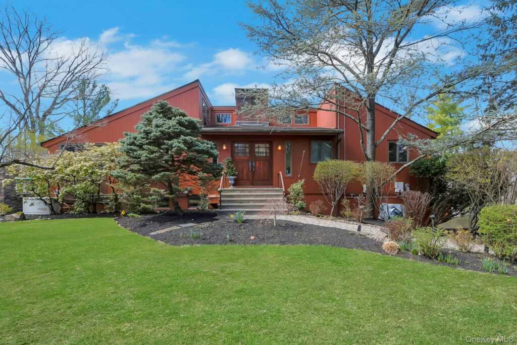 837 Sherry Drive, Valley Cottage, NY 10989