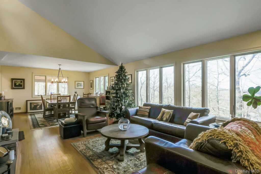 837 Sherry Drive, Valley Cottage, NY 10989 - Photo 11 of 49