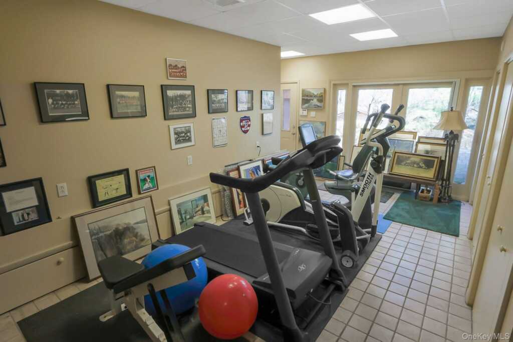 837 Sherry Drive, Valley Cottage, NY 10989 - Photo 27 of 49