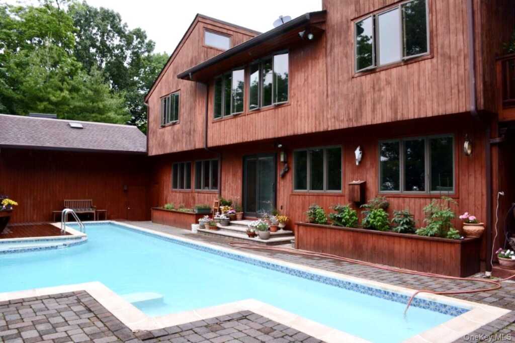 837 Sherry Drive, Valley Cottage, NY 10989 - Photo 30 of 49