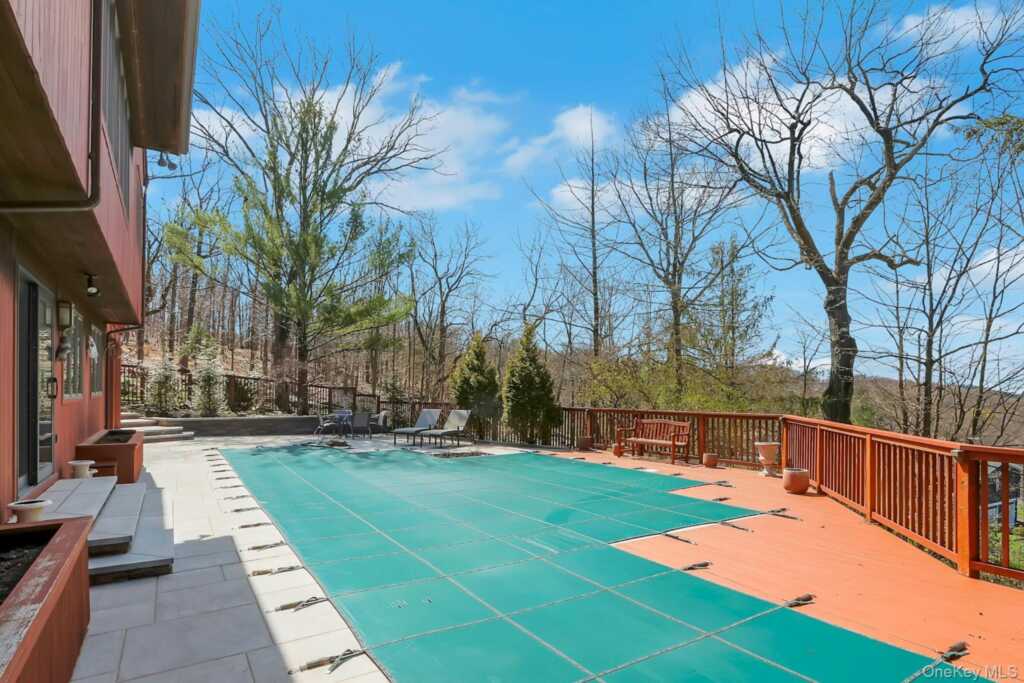 837 Sherry Drive, Valley Cottage, NY 10989 - Photo 33 of 49