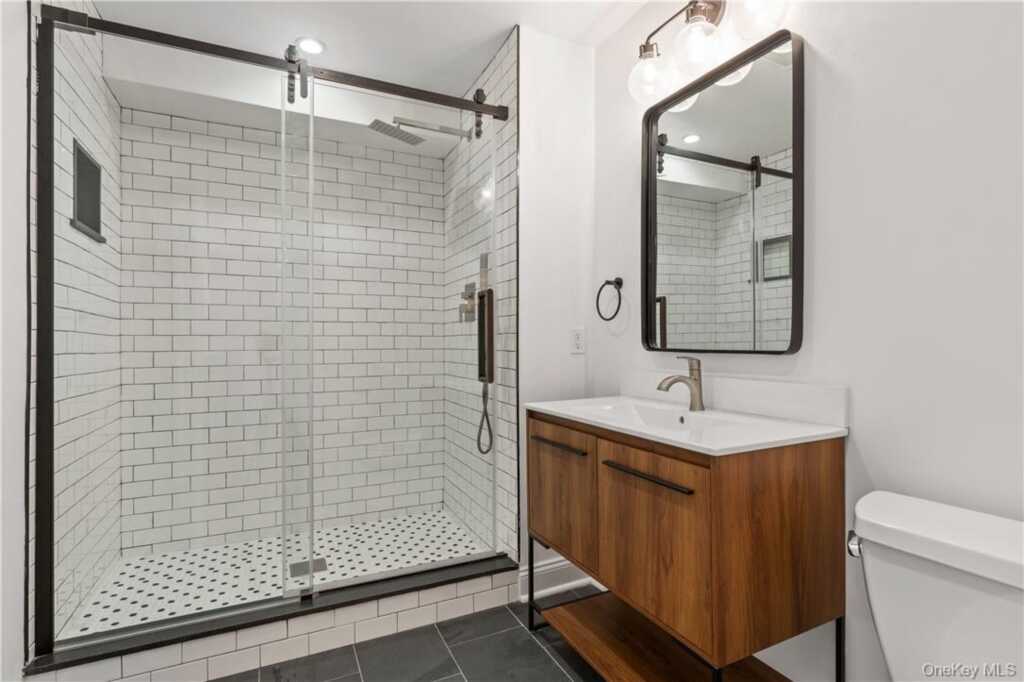 50 Pondview Road, Unit #F, Rye, NY 10580 - Photo 10 of 25