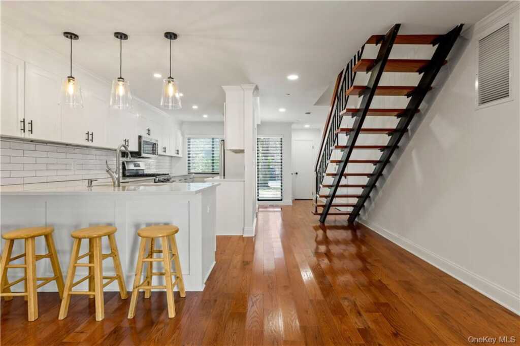 50 Pondview Road, Unit #F, Rye, NY 10580 - Photo 11 of 25