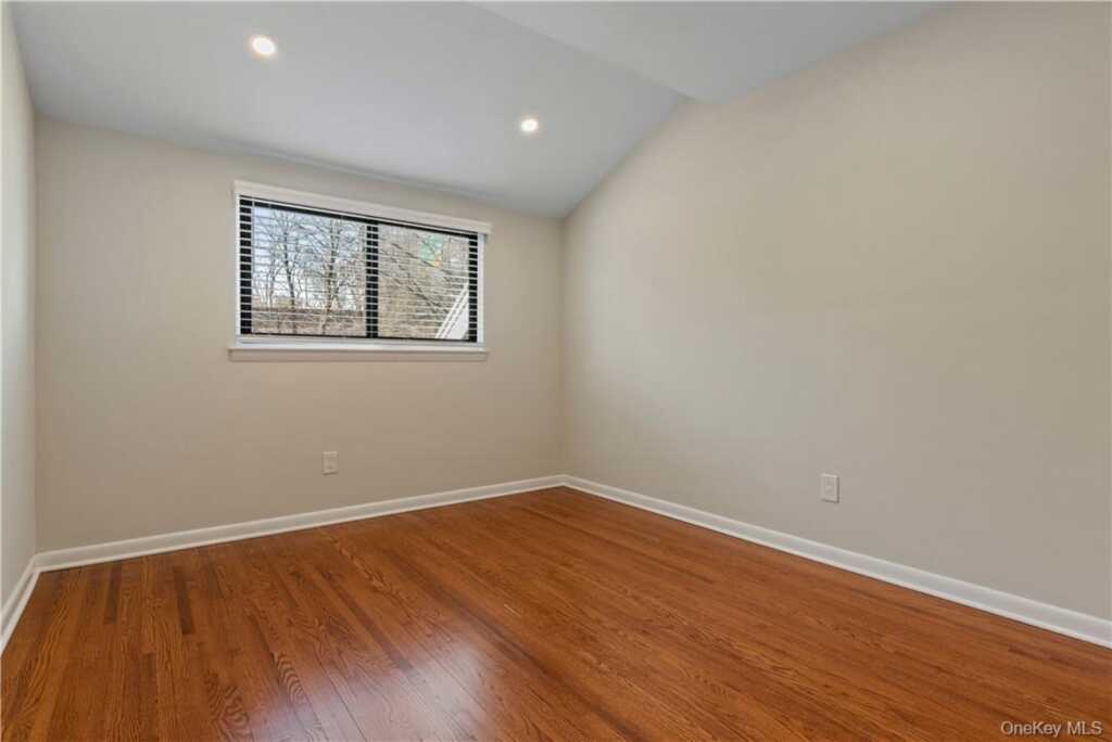 50 Pondview Road, Unit #F, Rye, NY 10580 - Photo 18 of 25