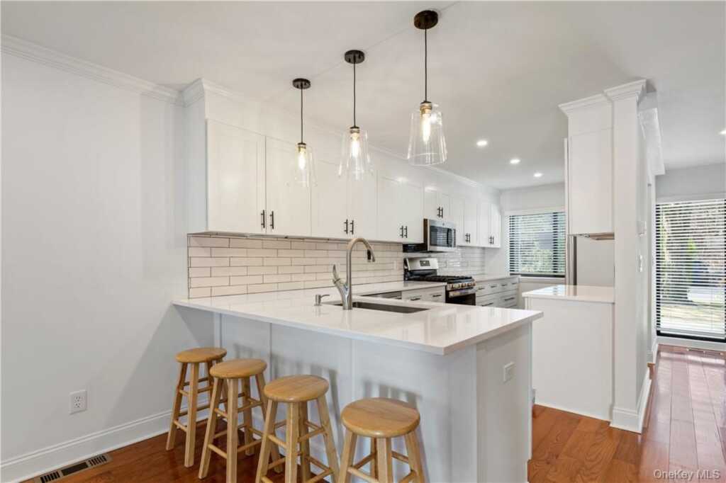 50 Pondview Road, Unit #F, Rye, NY 10580 - Photo 6 of 25