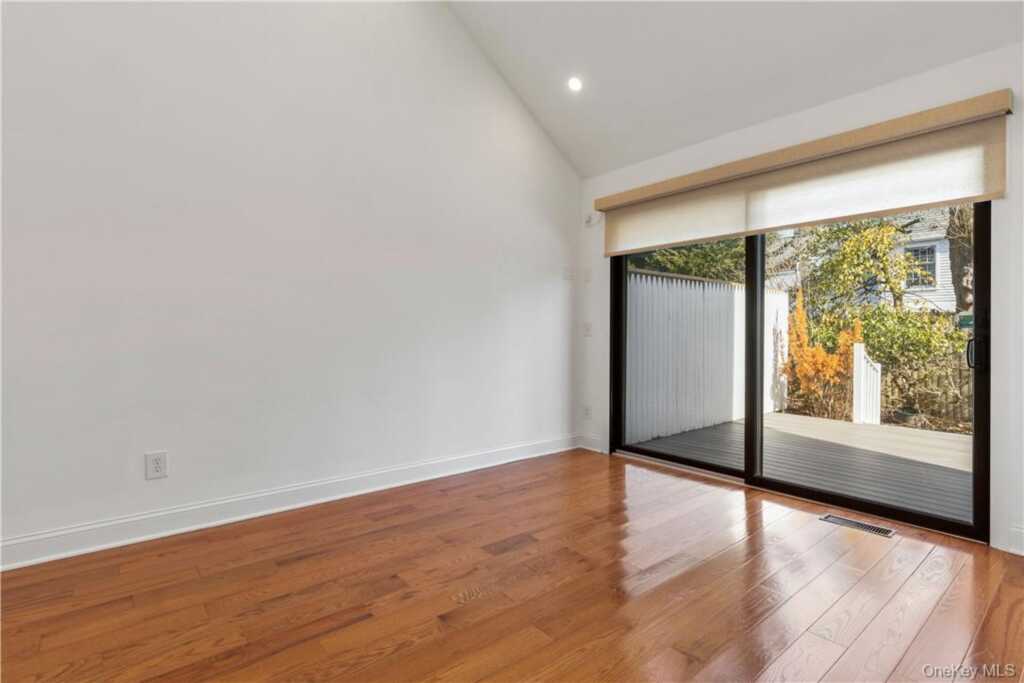 50 Pondview Road, Unit #F, Rye, NY 10580 - Photo 9 of 25