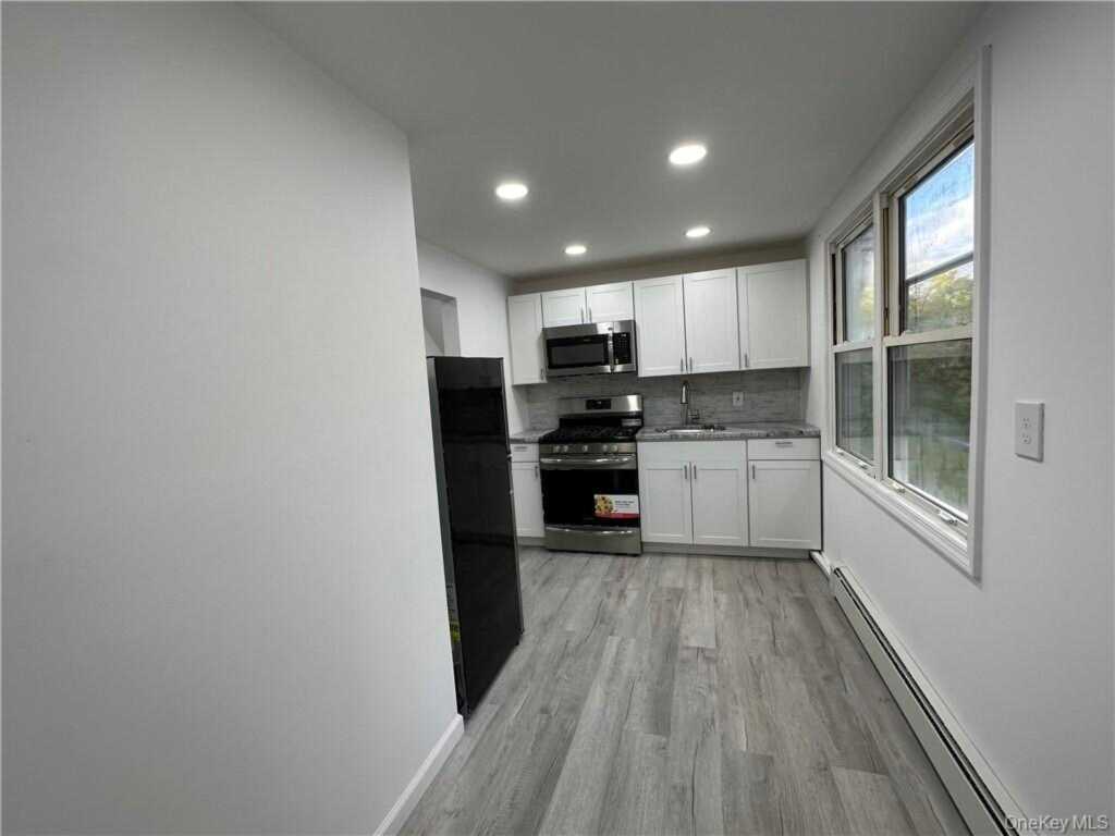 57 Hunt Avenue, Unit #2, Pearl River, NY 10965 - Photo 4 of 12