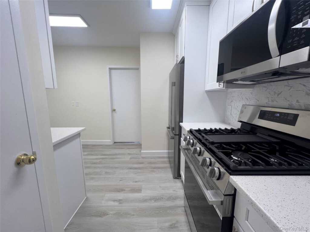 30 Lake Street, Unit #2-I, White Plains, NY 10603 - Photo 10 of 26
