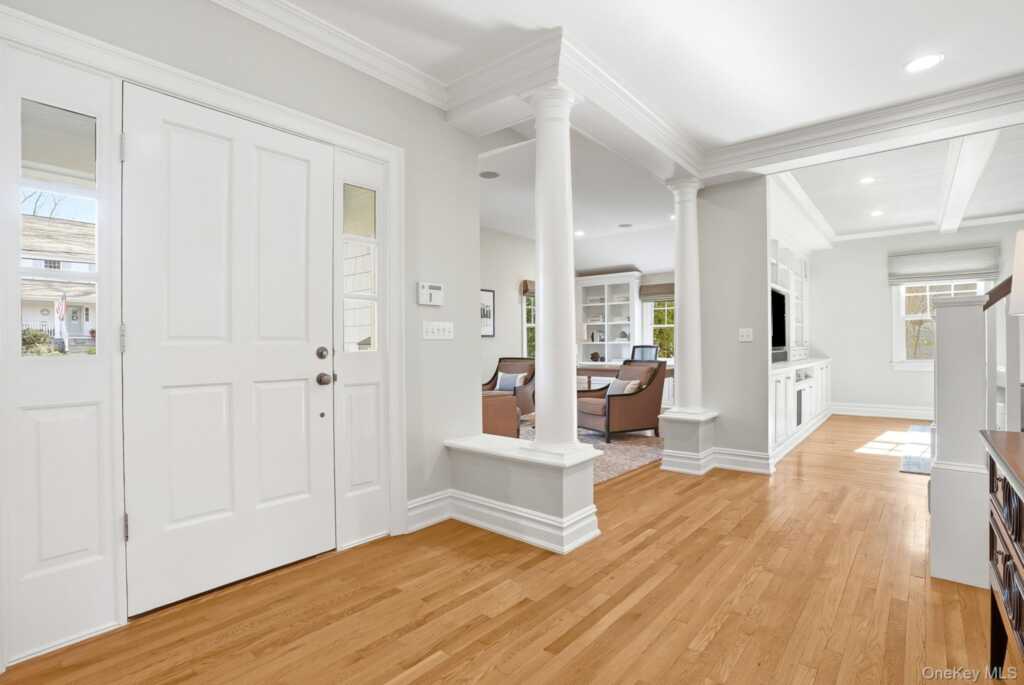 4 Boulder Road, Rye, NY 10580 - Photo 4 of 41