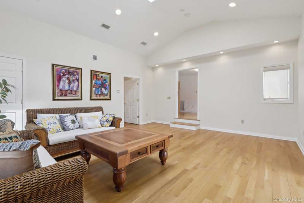 17 Rolling Ridge Road, New City, NY 10956 - Photo 15 of 50