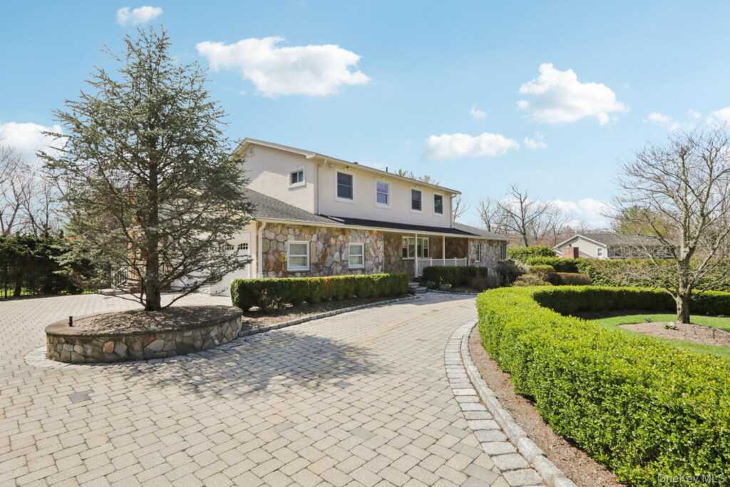 17 Rolling Ridge Road, New City, NY 10956 - Photo 3 of 50