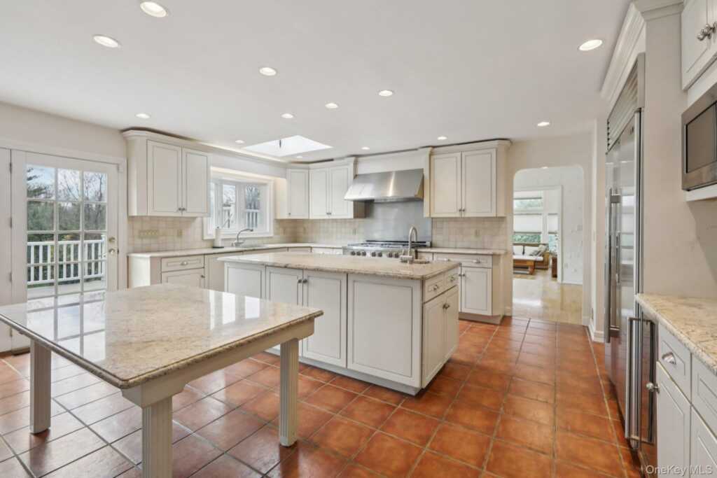 17 Rolling Ridge Road, New City, NY 10956 - Photo 8 of 50