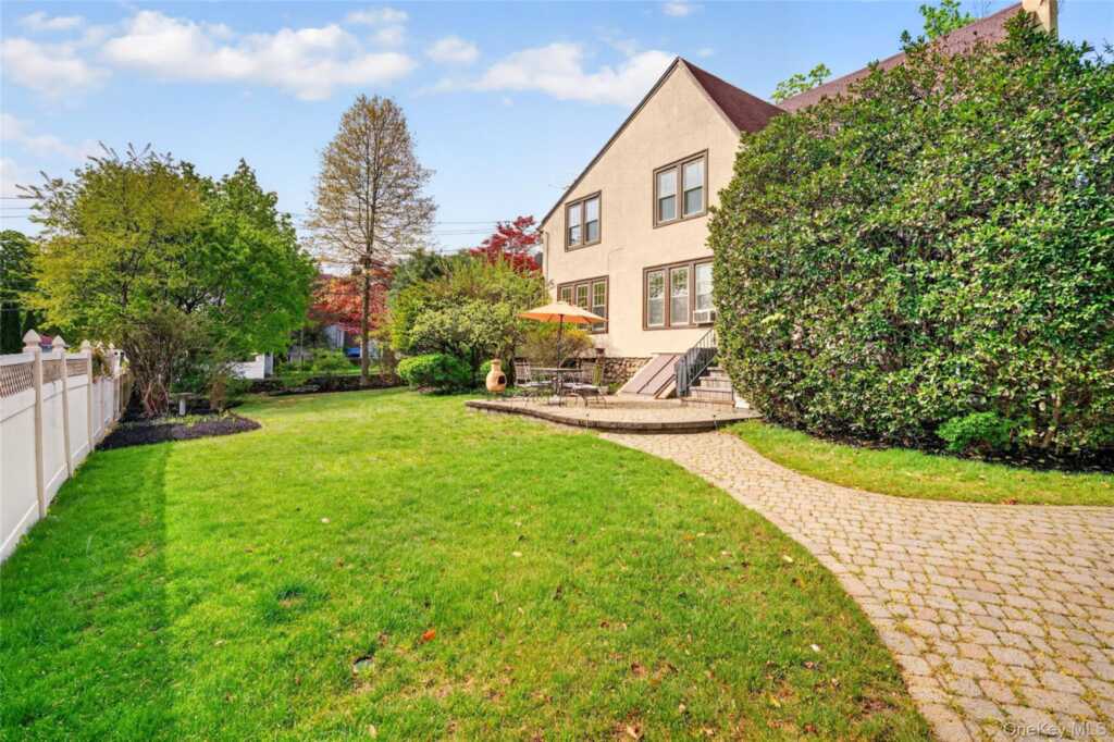 60 Old Middletown Road, Pearl River, NY 10965 - Photo 34 of 43