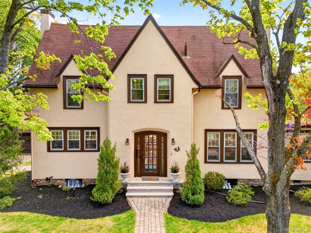 60 Old Middletown Road, Pearl River, NY 10965 - Photo 4 of 43