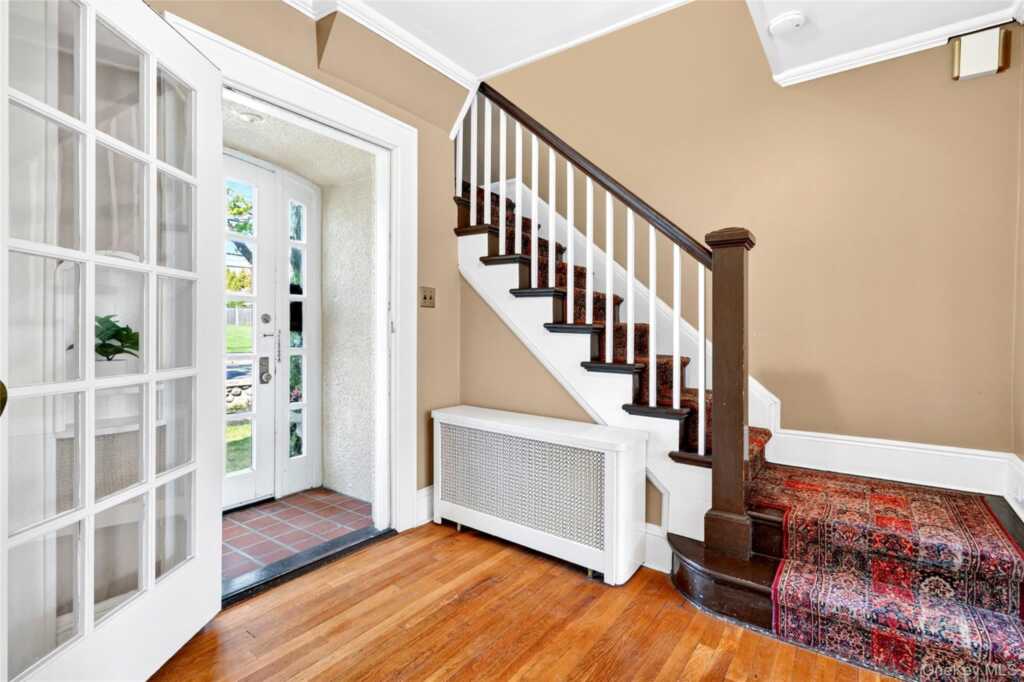 60 Old Middletown Road, Pearl River, NY 10965 - Photo 8 of 43