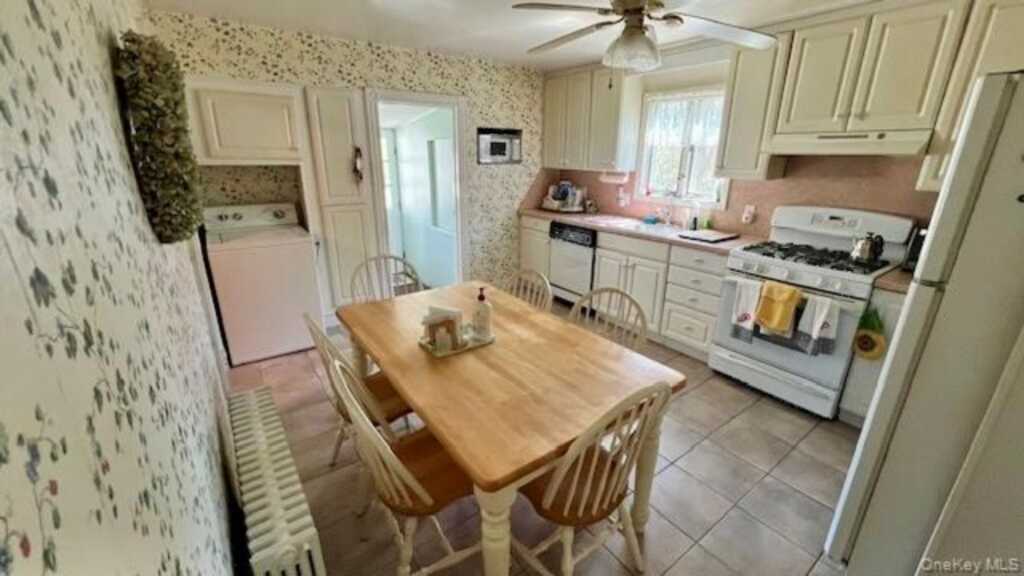 4 Sandhage Drive, Pearl River, NY 10965 - Photo 11 of 32