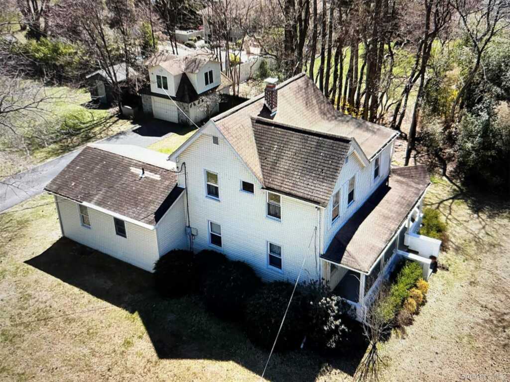 4 Sandhage Drive, Pearl River, NY 10965 - Photo 2 of 32