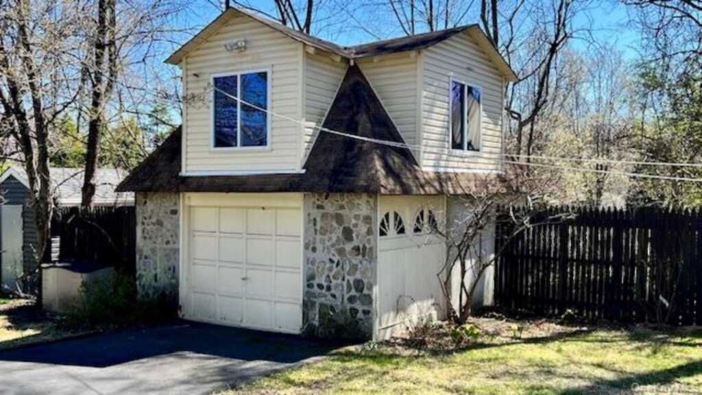 4 Sandhage Drive, Pearl River, NY 10965 - Photo 27 of 32