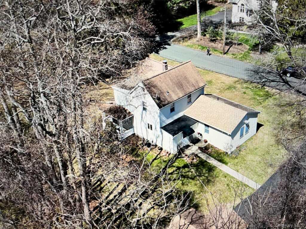 4 Sandhage Drive, Pearl River, NY 10965 - Photo 3 of 32