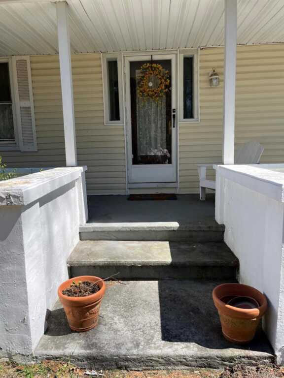 4 Sandhage Drive, Pearl River, NY 10965 - Photo 4 of 32