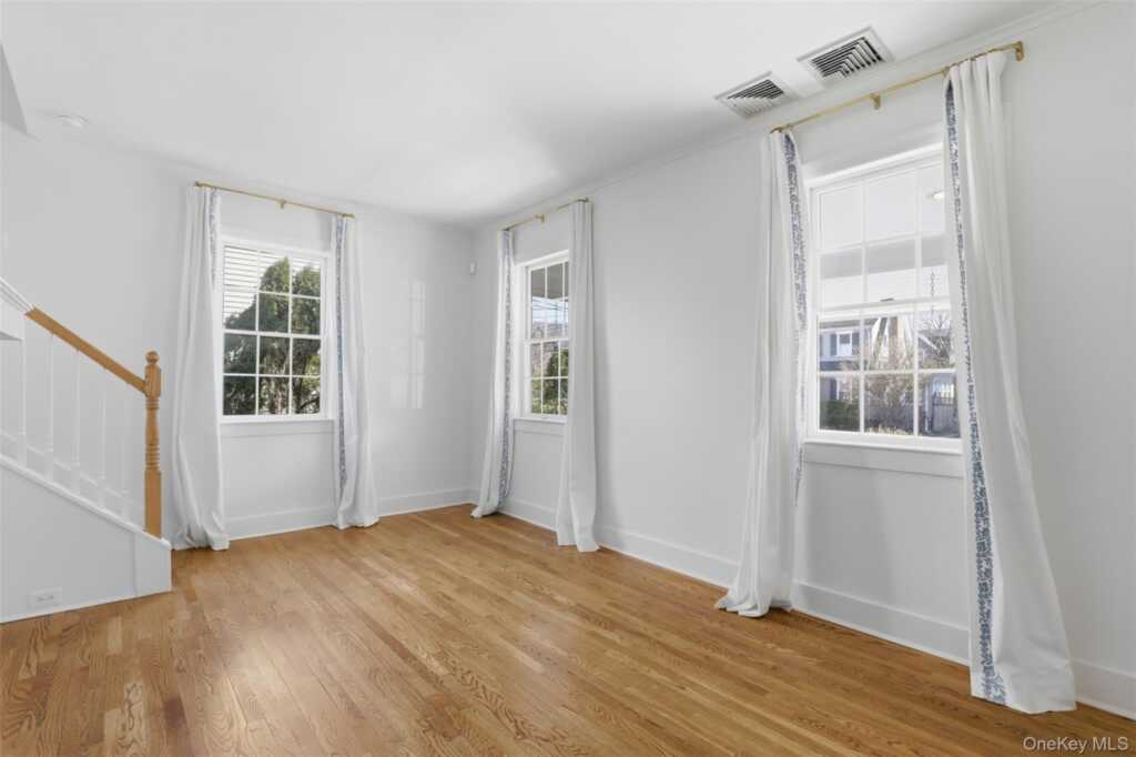 7 Adelaide Street, Rye, NY 10580 - Photo 4 of 42