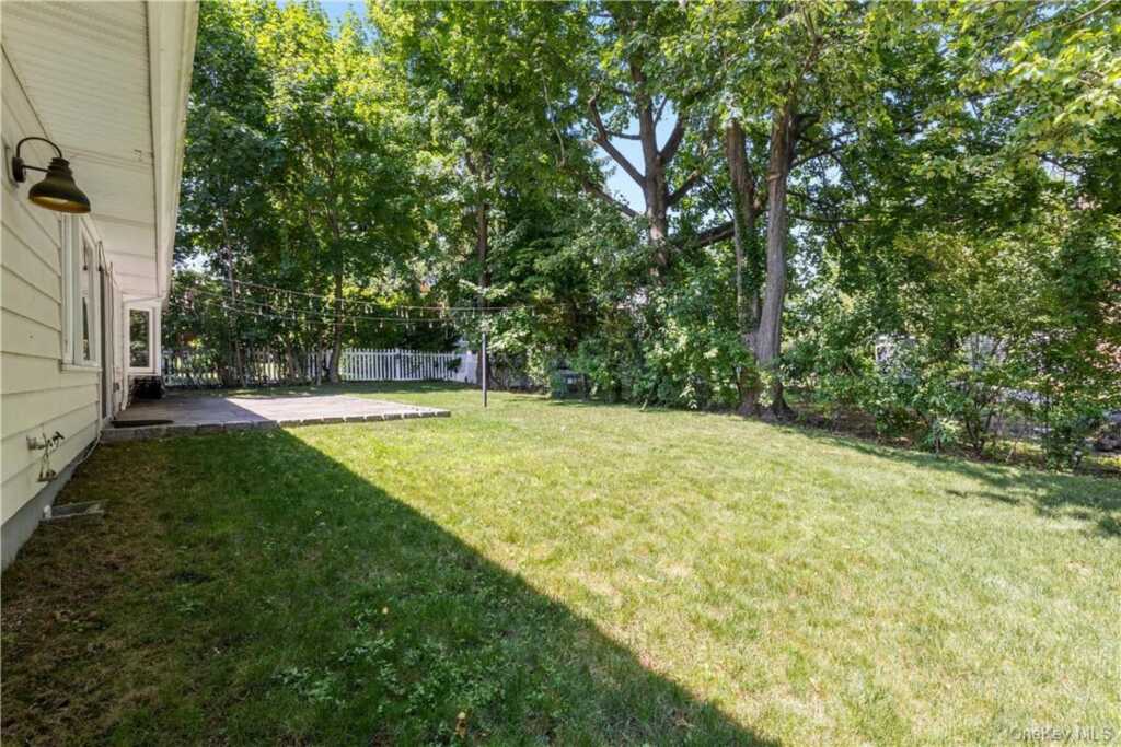 17 Soundview Avenue, Rye, NY 10580 - Photo 18 of 20