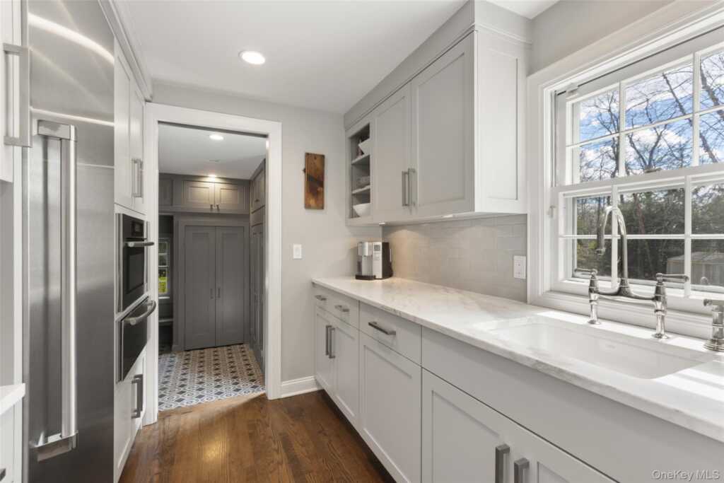 16 John Jay Place, Rye, NY 10580 - Photo 11 of 50