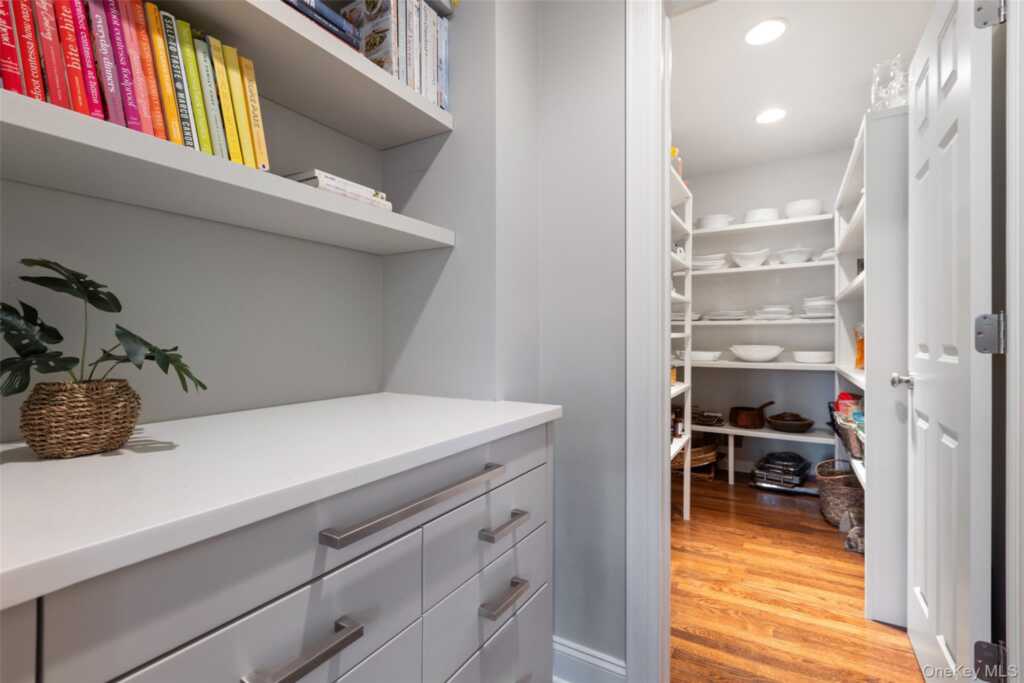 16 John Jay Place, Rye, NY 10580 - Photo 12 of 50