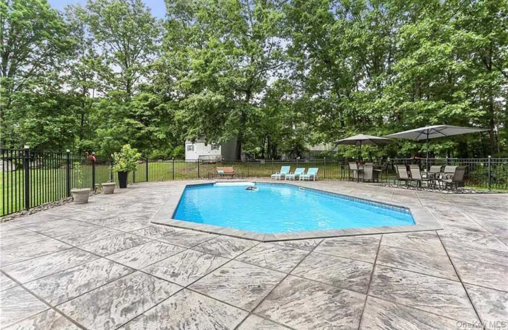 4 Clancy Farms Court, Stony Point, NY 10980 - Photo 7 of 37