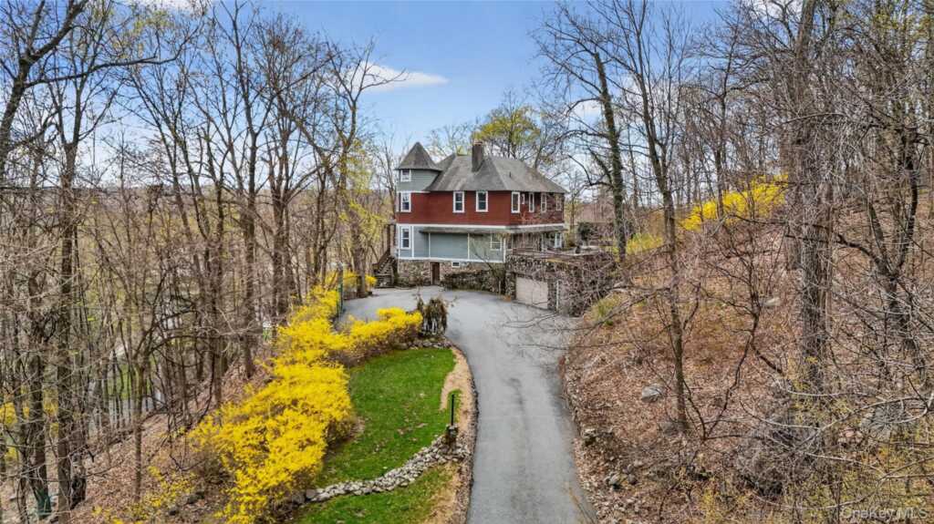 65 Rockledge Drive, Suffern, NY 10901 - Photo 2 of 48