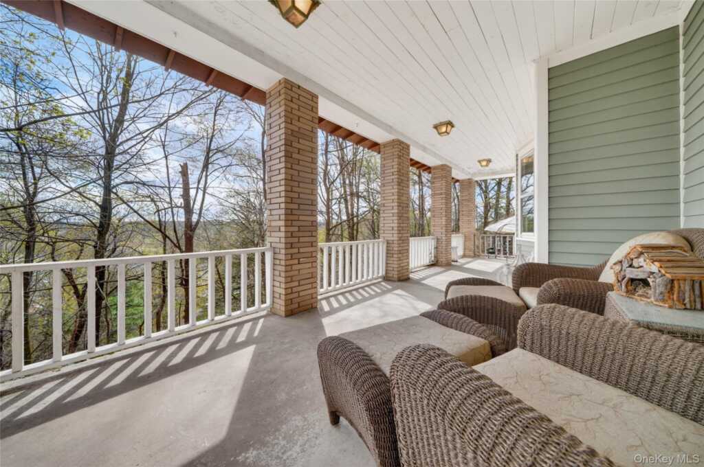 65 Rockledge Drive, Suffern, NY 10901 - Photo 7 of 48