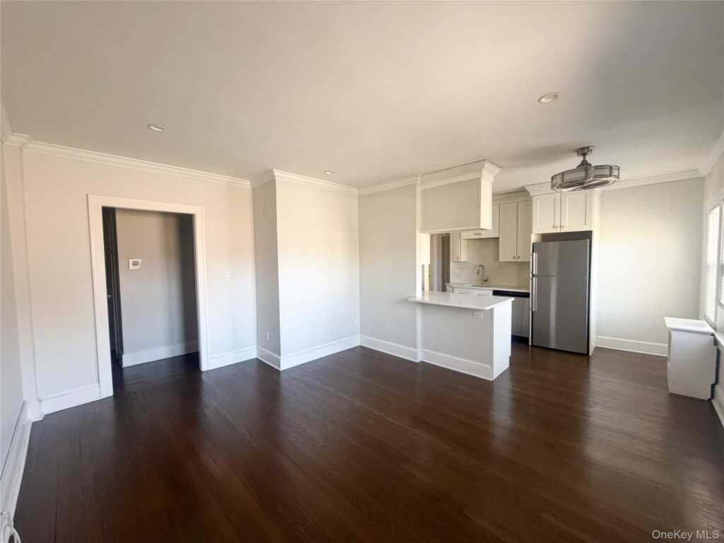 16 Minerva Place, Unit #1C, White Plains, NY 10601