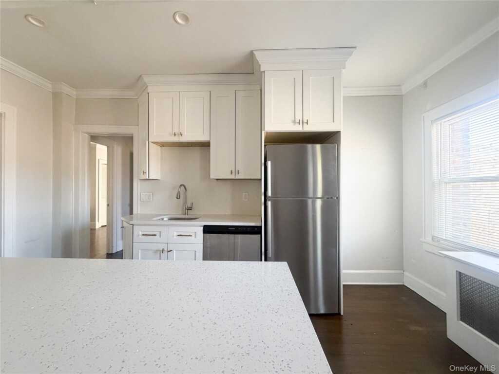 16 Minerva Place, Unit #1C, White Plains, NY 10601 - Photo 3 of 8