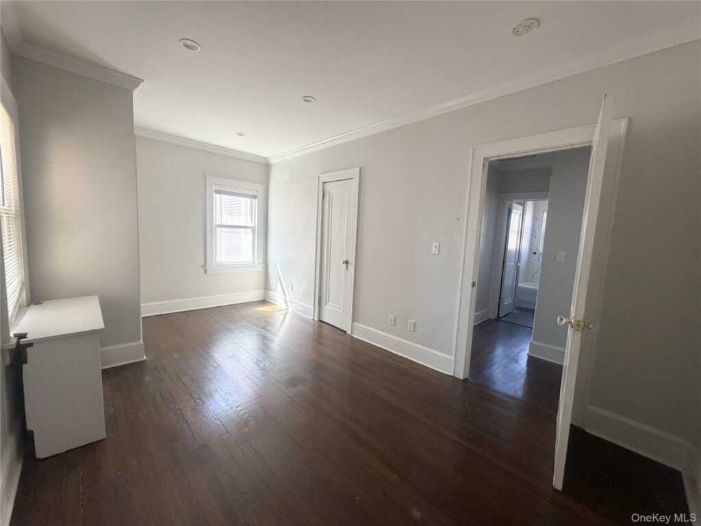 16 Minerva Place, Unit #1C, White Plains, NY 10601 - Photo 5 of 8