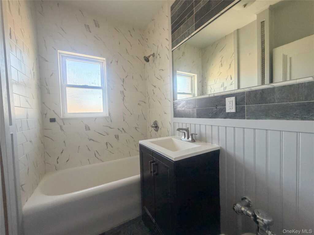 16 Minerva Place, Unit #1C, White Plains, NY 10601 - Photo 7 of 8