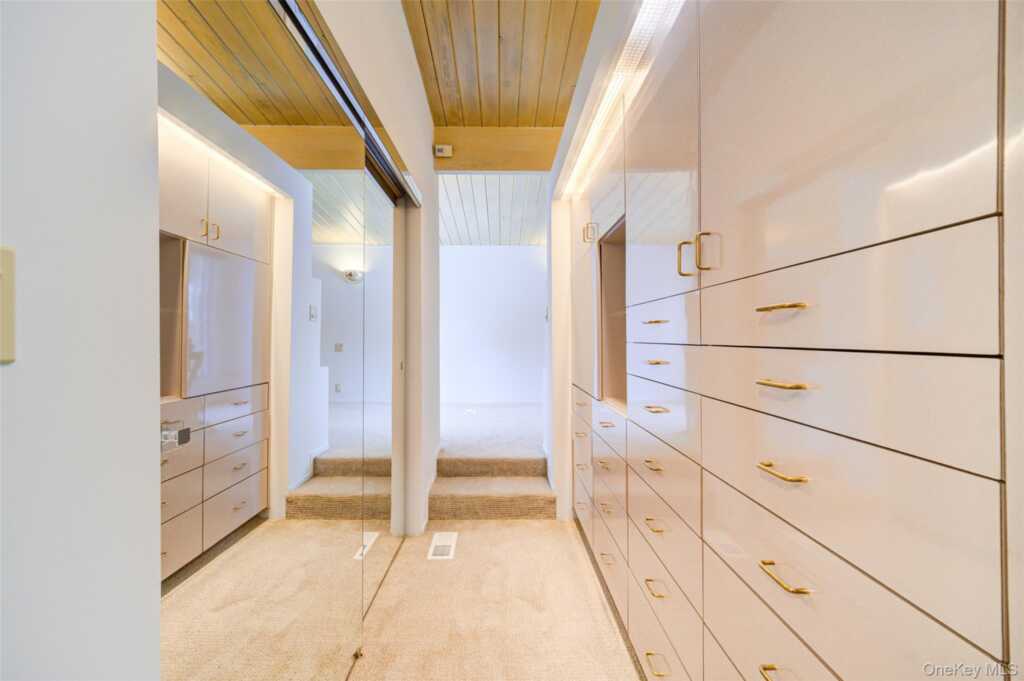 24 Spook Rock Road, Suffern, NY 10901 - Photo 18 of 33