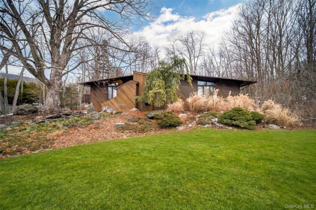 24 Spook Rock Road, Suffern, NY 10901 - Photo 2 of 33