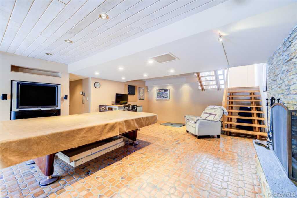 24 Spook Rock Road, Suffern, NY 10901 - Photo 20 of 33