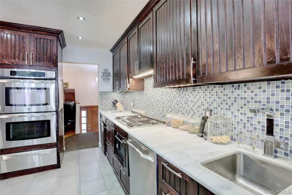 1 Forest Glen Court, Suffern, NY 10901 - Photo 11 of 46